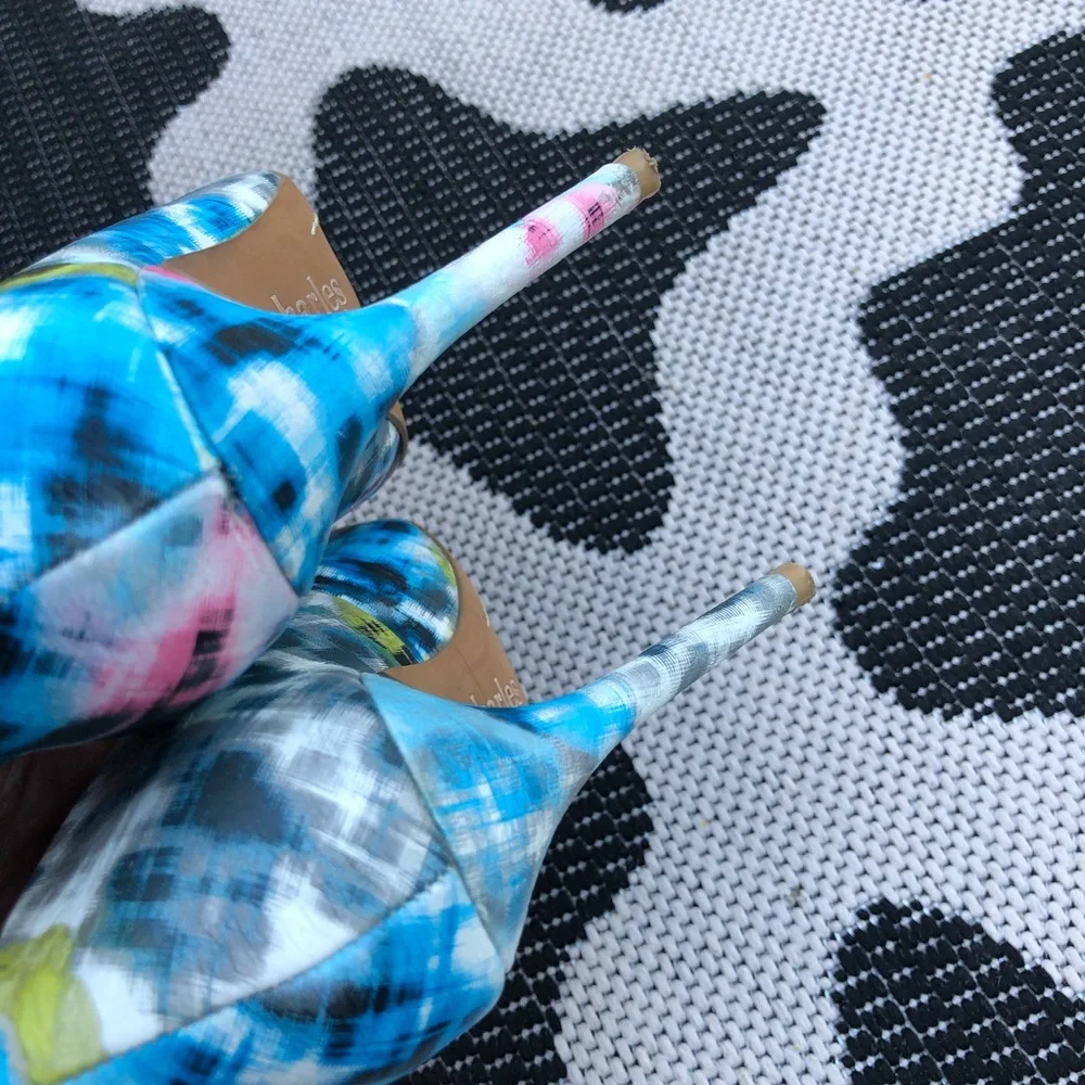 Multi Color Pumps - Picture 5 of 7